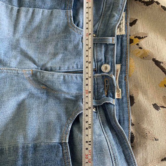 Levi's Jeans - Picture 3 of 7